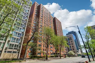 2909 N Sheridan Rd, Chicago, IL 60657 - Photo 1