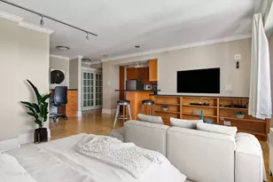 2909 N Sheridan Rd, Chicago, IL 60657 - Photo 5