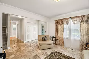 7 Columbus Pkwy, Buffalo Grove, IL 60089 - Photo 5