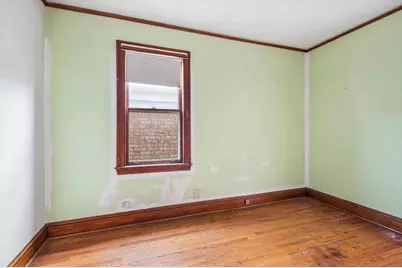 3039 N Gresham Avenue, Chicago, IL 60618 - Photo 9