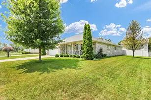 403 N Cedar Dr, Saint John, IL 61873 - Photo 3