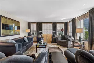 2626 N Lakeview Ave, Chicago, IL 60614 - Photo 3