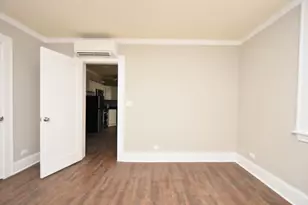 817 W Lakeside Pl, Chicago, IL 60640 - Photo 9