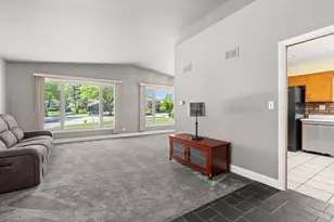 3N445 Jill Ct, Elmhurst, IL 60126 - Photo 5