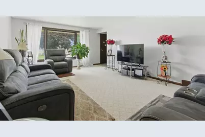 558 Manistee Avenue, Calumet City, IL 60409 - Photo 3