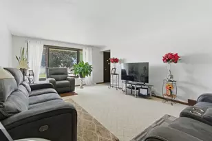 558 Manistee Ave, Calumet City, IL 60409 - Photo 3