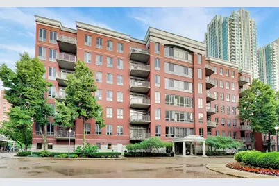 400 N Clinton Street #401, Chicago, IL 60654 - Photo 3