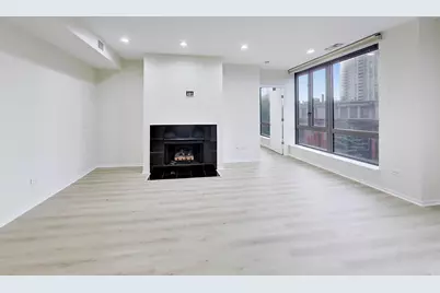 400 N Clinton Street #401, Chicago, IL 60654 - Photo 13