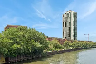 400 N Clinton St, Chicago, IL 60654 - Photo 1