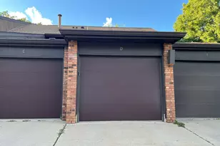 23 Creekside Cir, Elgin, IL 60123 - Photo 3