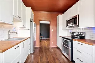 7348 N Ridge Blvd, Chicago, IL 60645 - Photo 17