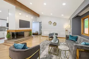 1325 E Lake Ave, Glenview, IL 60025 - Photo 9
