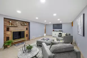 1325 E Lake Ave, Glenview, IL 60025 - Photo 33