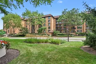 1671 Mission Hills Rd, Northbrook, IL 60062 - Photo 1