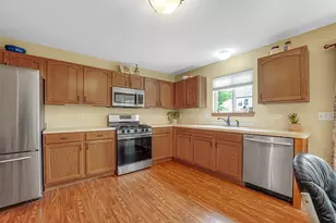 25435 Elam Dr, Manhattan, IL 60442 - Photo 9