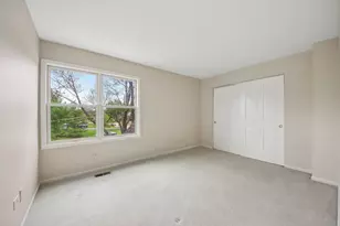 1152 Terre Dr, Libertyville, IL 60048 - Photo 35