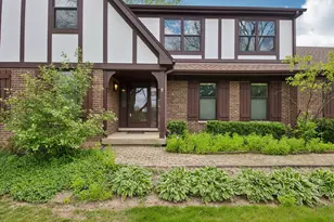 1152 Terre Dr, Libertyville, IL 60048 - Photo 5