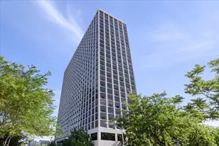 4343 N Clarendon Ave, Chicago, IL 60613 - Photo 1