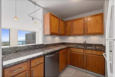 4343 N Clarendon Avenue #2304, Chicago, IL 60613 - Photo 5