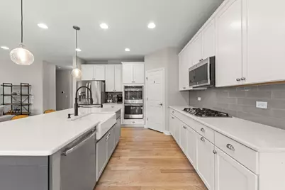 1240 W Thomas Road, Wheaton, IL 60187 - Photo 11