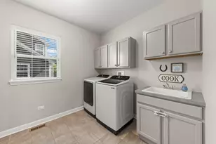 1240 W Thomas Rd, Wheaton, IL 60187 - Photo 17