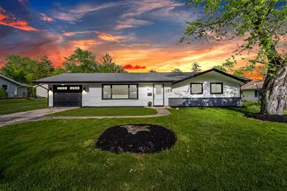 135 S Walnut Lane, Schaumburg, IL 60193 - Photo 1