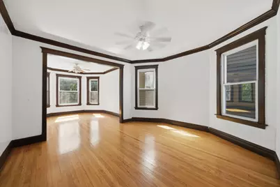 2324 N Central Park Avenue, Chicago, IL 60647 - Photo 3