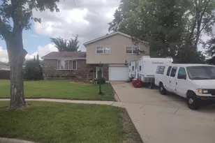 1420 W Jo Ann Ln, Addison, IL 60101 - Photo 1