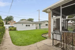3232 N Nottingham Ave, Chicago, IL 60634 - Photo 5