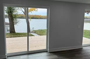 33670 N Lake Shore Dr, Grayslake, IL 60030 - Photo 9
