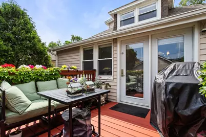 5654 W Cornelia Avenue, Chicago, IL 60634 - Photo 3