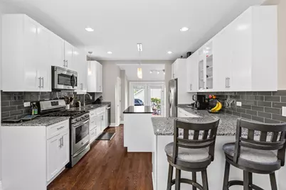 5654 W Cornelia Avenue, Chicago, IL 60634 - Photo 9