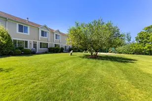 32102 Millard Circle, Warrenville, IL 60555 - Photo 23