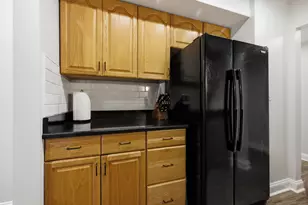 2013 Country Club Dr, Woodridge, IL 60517 - Photo 11