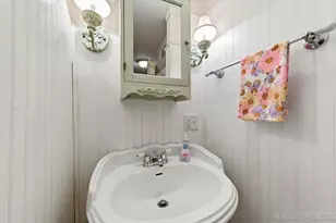 202 N 5th St, Saint Charles, IL 60174 - Photo 21