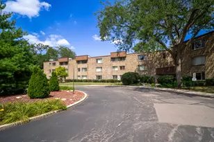 2600 Brookwood Way Dr, Rolling Meadows, IL 60008 - Photo 1