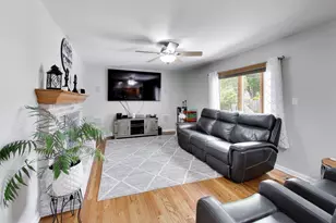 1912 Victoria Rd, Mundelein, IL 60060 - Photo 13