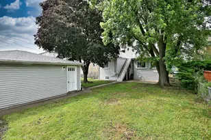 6424 Sinclair Ave, Berwyn, IL 60402 - Photo 7