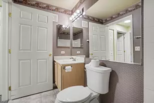 2071 Avalon Ct, Northbrook, IL 60062 - Photo 13