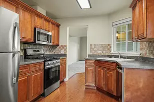 2071 Avalon Ct, Northbrook, IL 60062 - Photo 7