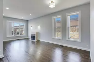313 E 60th St, Chicago, IL 60637 - Photo 7
