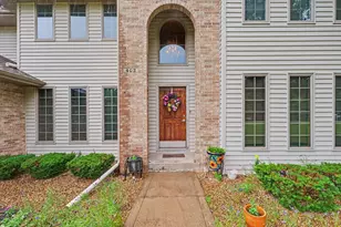 402 Hollyridge Ct, Saint John, IL 61873 - Photo 5