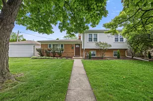 939 Long Rd, Glenview, IL 60025 - Photo 1