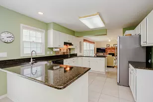1438 Della Dr, Hoffman Estates, IL 60169 - Photo 11