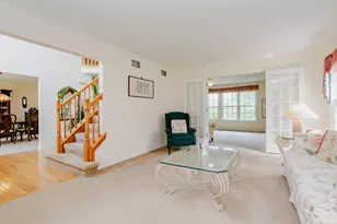 1438 Della Dr, Hoffman Estates, IL 60169 - Photo 9