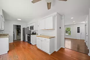 365 Pebblecreek Dr, Lake Zurich, IL 60047 - Photo 7