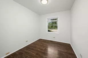 365 Pebblecreek Dr, Lake Zurich, IL 60047 - Photo 11