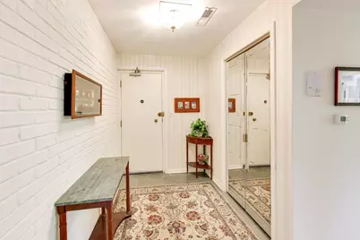1845 Tanglewood Drive #3D, Glenview, IL 60025 - Photo 3