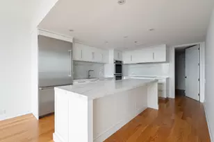180 E Pearson St, Chicago, IL 60611 - Photo 9