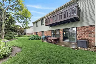 842 N Cross Creek Dr, Roselle, IL 60172 - Photo 23